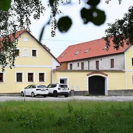 Penzion Mezi Radky Йндрихув Храдец Екстериор снимка